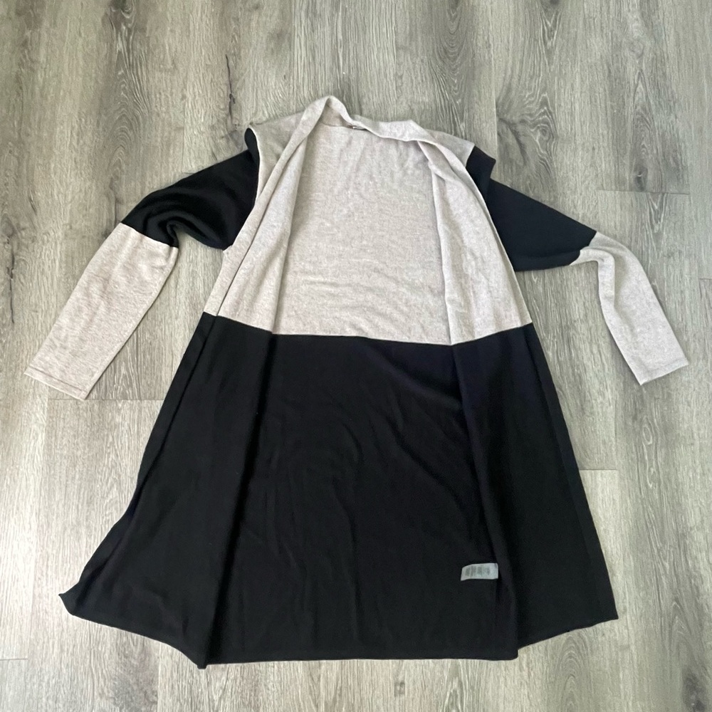 Chic Black and Gray Women's Cardigan - Picture 4 of 8